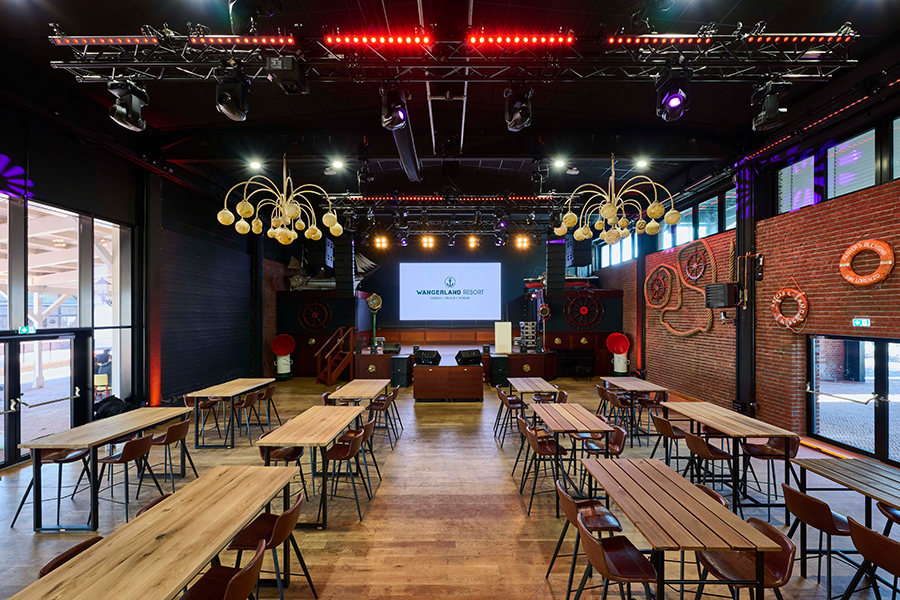 Wangerland Halle mit Stehtischen